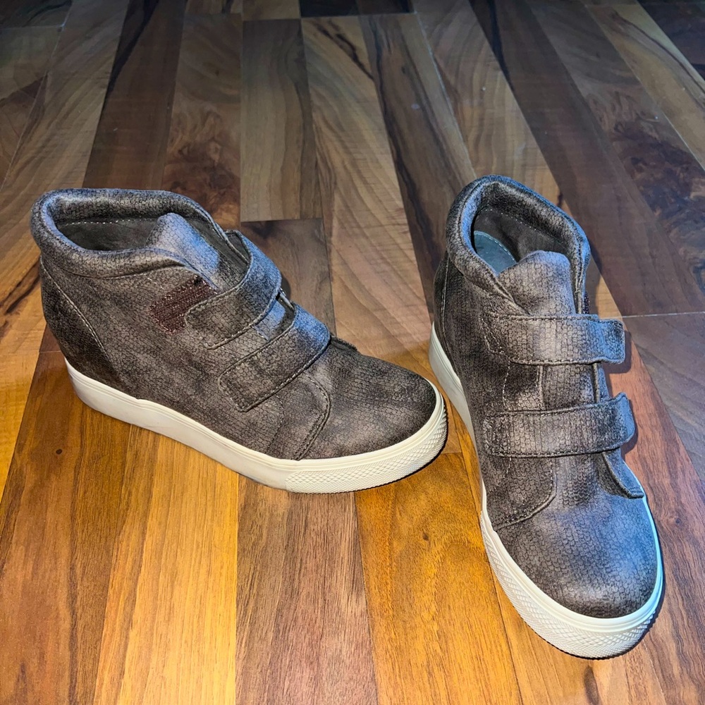 Women’s Shoe/Booties